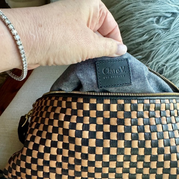 CLARE V : MOYEN MESSENGER : BLACK & NATURAL WOVEN CHECKER - Picture 4 of 5